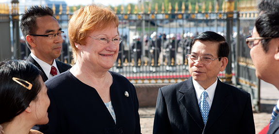 Republikens president Tarja Halonen och Vietnams president Nguyen Minh Triet